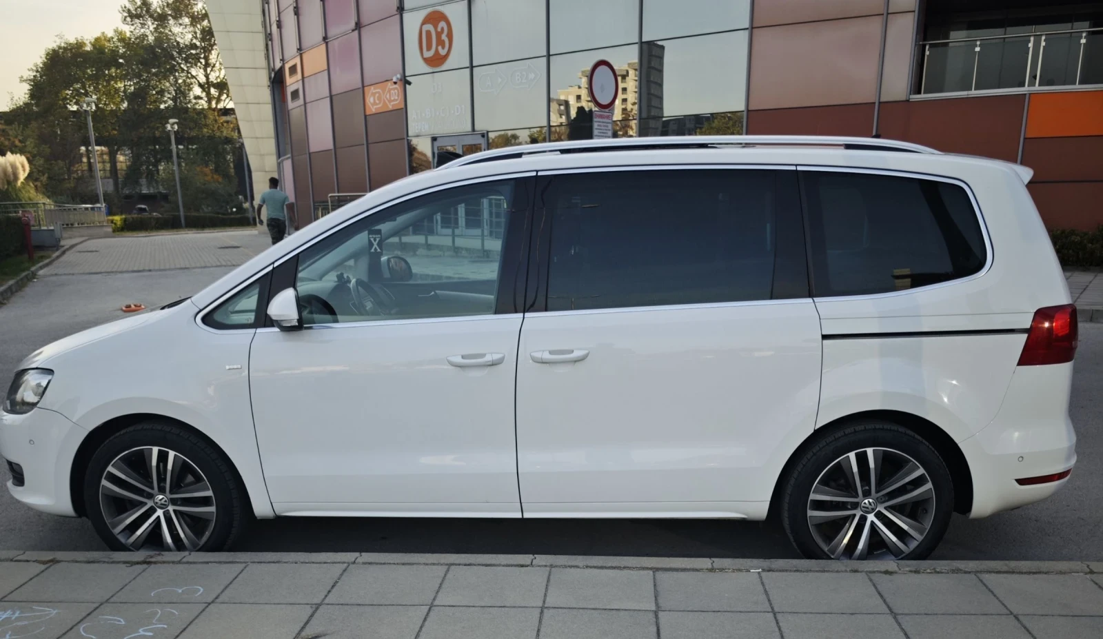 VW Sharan 177к.с.* * АВТОМАТ* ПЕЧКА* САМОПАРКИРАНЕ* KEYLESS  - изображение 5