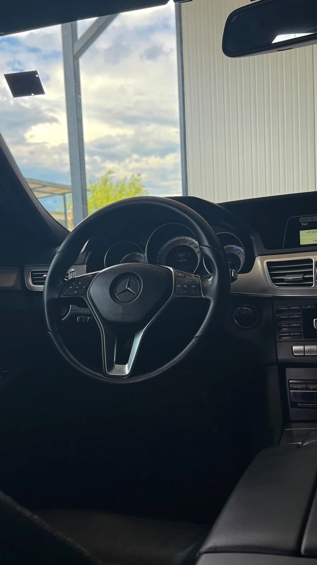 Mercedes-Benz E 350 6.3 AMG ПАКЕТ ТОП СЪСТОЯНИЕ - изображение 7