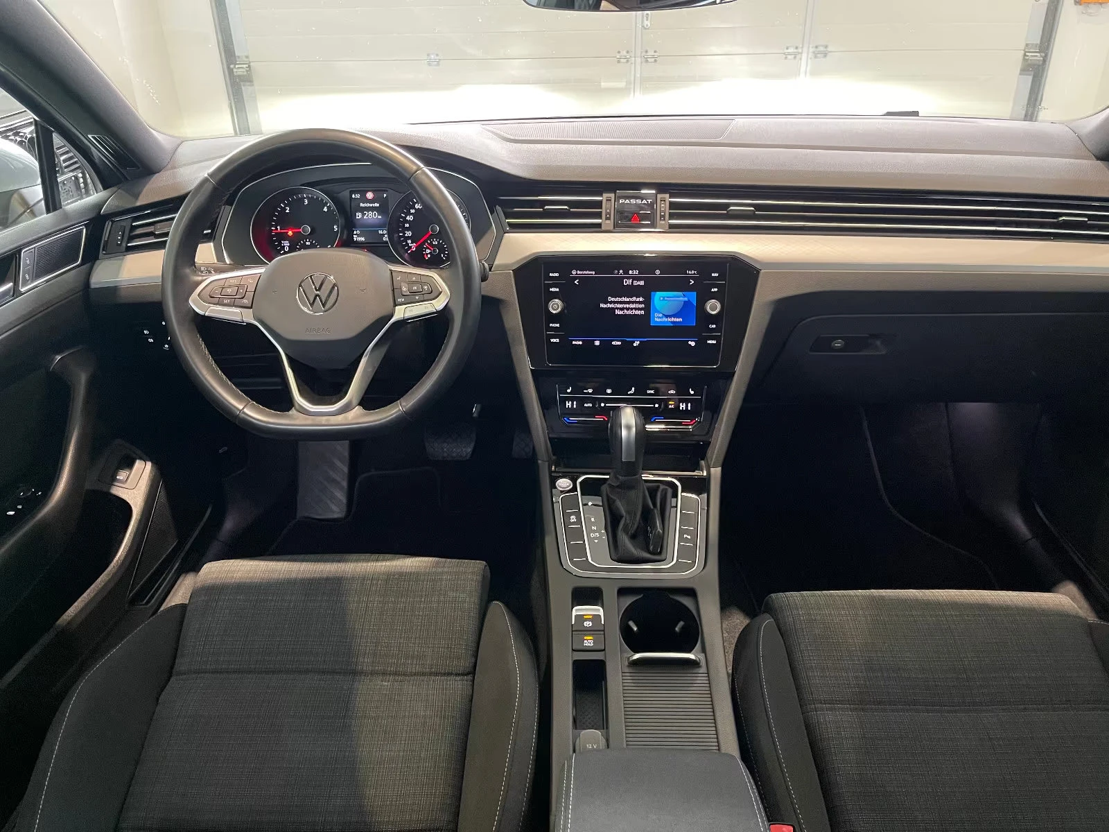 VW Passat 2.0TDI/BUSINESS/200HP/DSG/ACC/LED/CAM/CARPLAY/286f - изображение 9