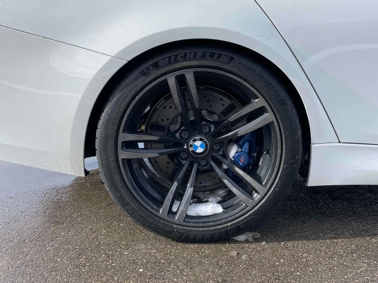 BMW M3 4dr Sdn  CARFAX - изображение 7