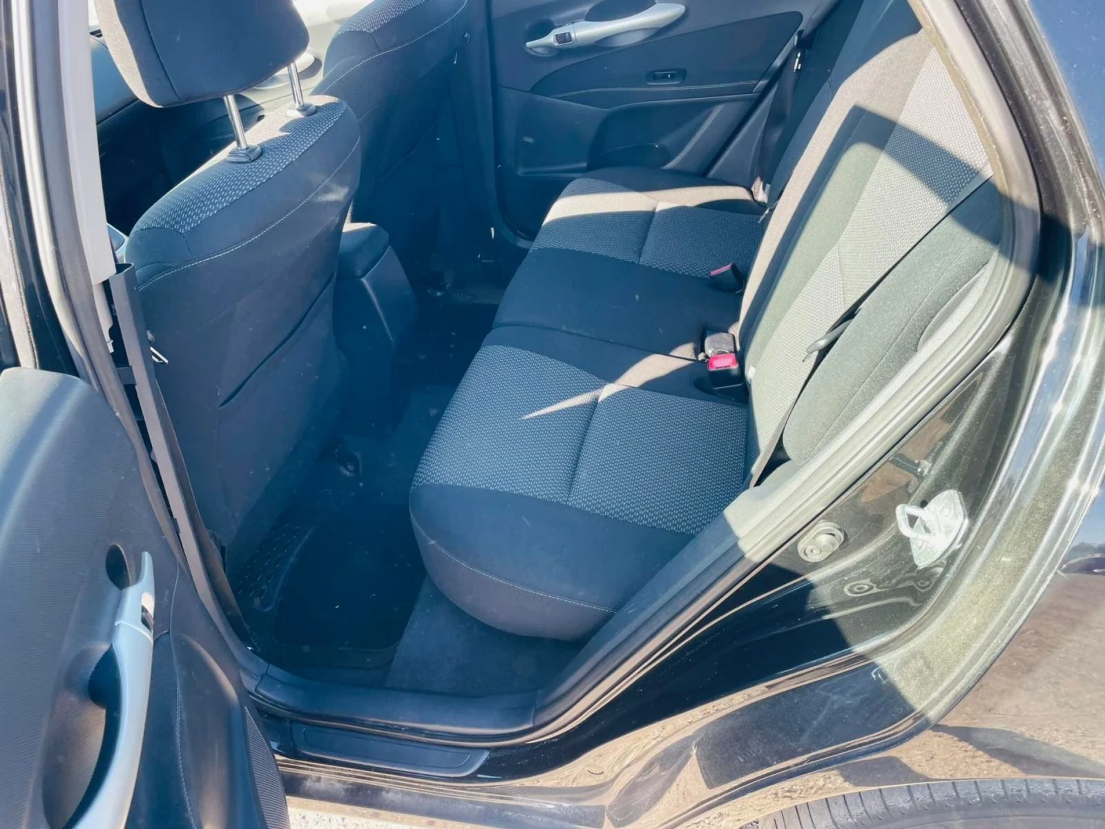 Toyota Auris 1.4D4D-АВТОМАТ КЛИМАТРОНИК, снимка 16 - Автомобили и джипове - 53853012