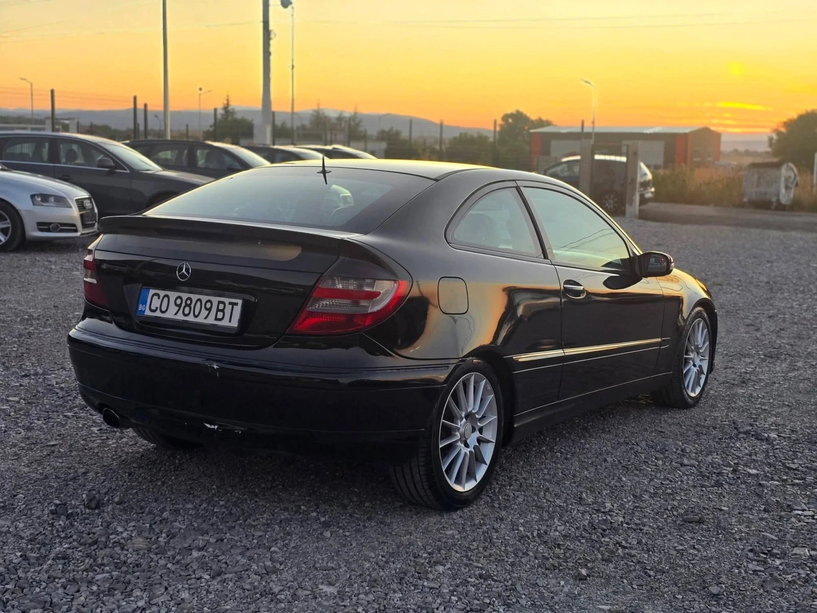 Mercedes-Benz C 220, снимка 2 - Автомобили и джипове - 53853313