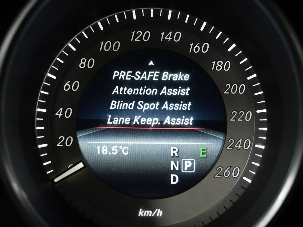Mercedes-Benz CLS 550 4MATIC* AвтоКредит * (ЦЕНА ДО БГ), снимка 13 - Автомобили и джипове - 54543061