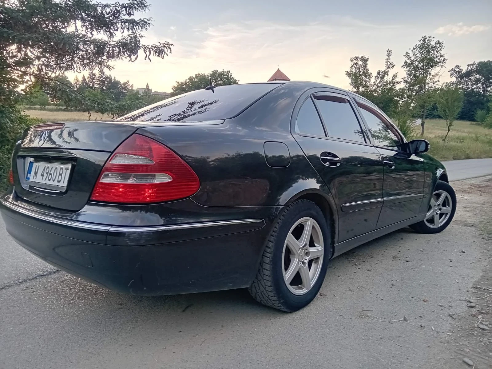 Mercedes-Benz E 240, снимка 3 - Автомобили и джипове - 54966122