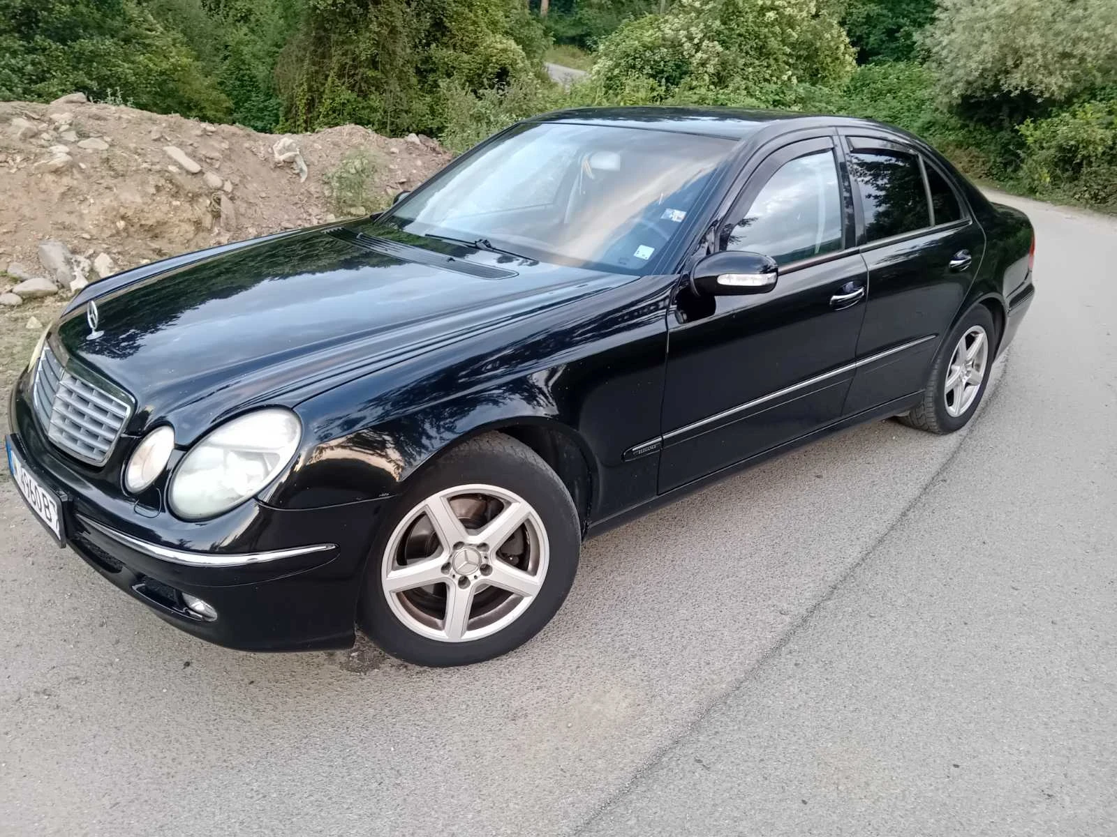 Mercedes-Benz E 240, снимка 8 - Автомобили и джипове - 54966122