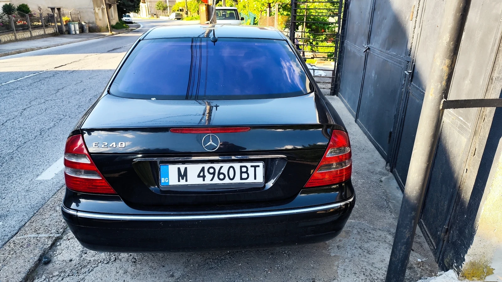 Mercedes-Benz E 240, снимка 3 - Автомобили и джипове - 54966122