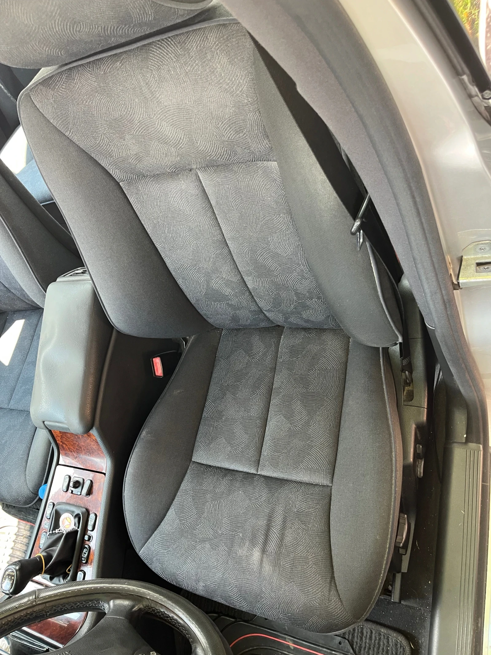 Mercedes-Benz E 200 Kompressor, снимка 6 - Автомобили и джипове - 55152646