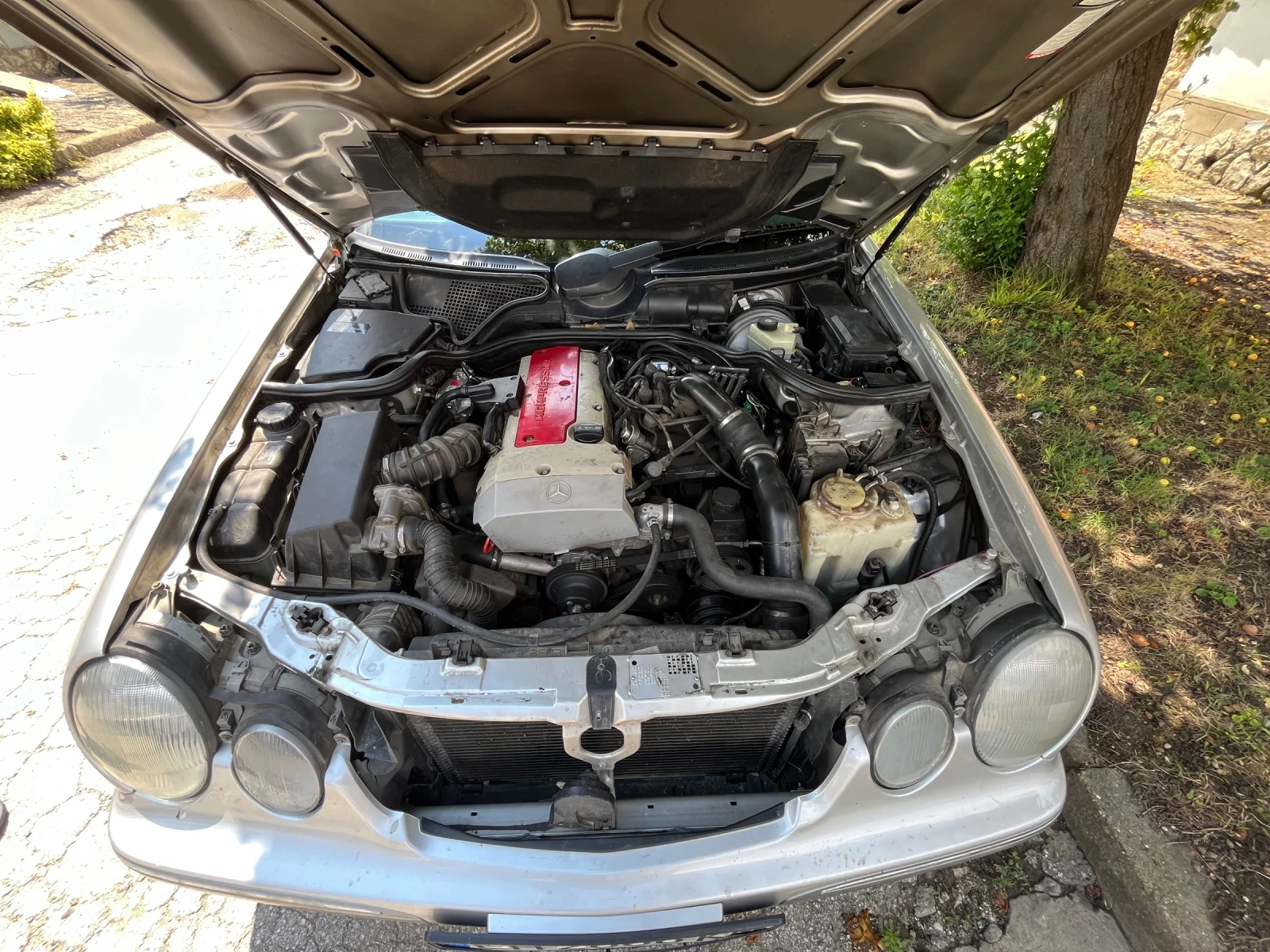 Mercedes-Benz E 200 Kompressor, снимка 9 - Автомобили и джипове - 55152646