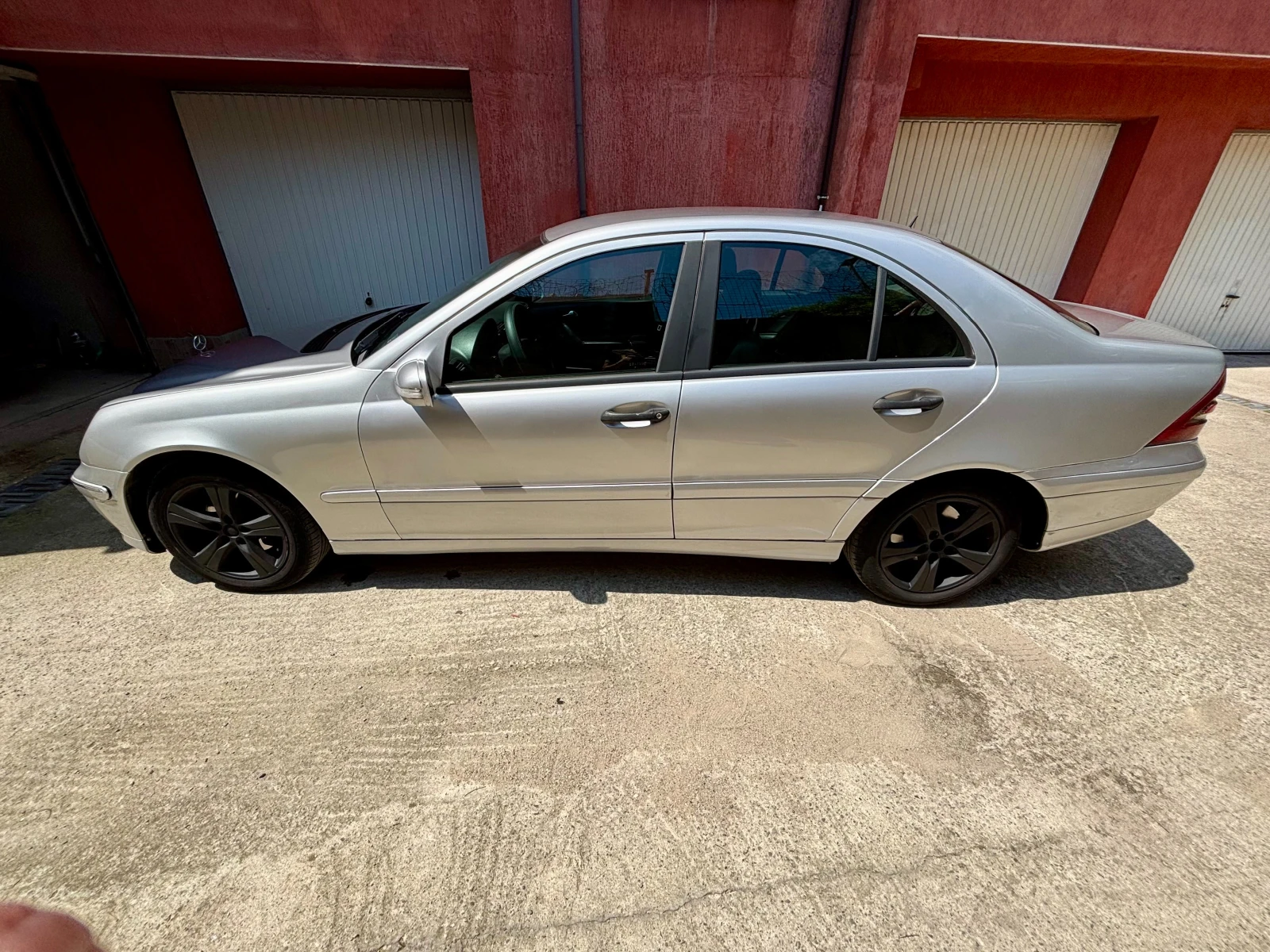 Mercedes-Benz C 220, снимка 2 - Автомобили и джипове - 55152676