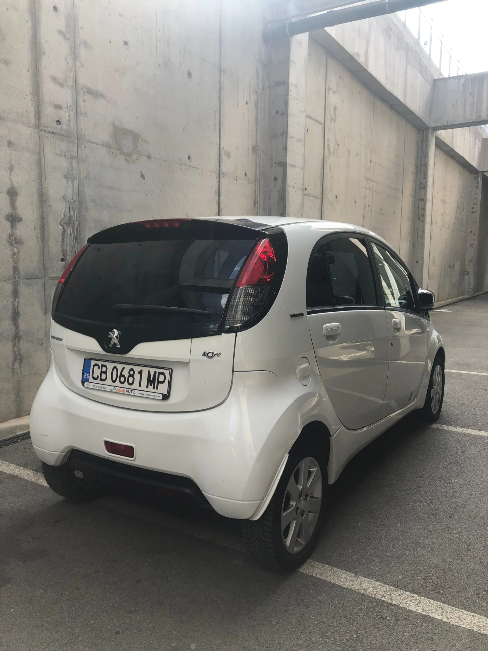 Peugeot iOn, снимка 5 - Автомобили и джипове - 55163310