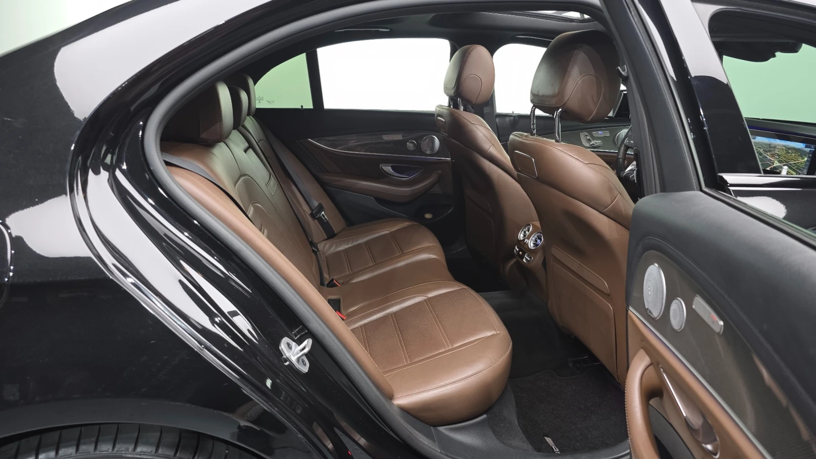 Mercedes-Benz E 53 AMG AMG 4MATIC+ , снимка 10 - Автомобили и джипове - 55542078