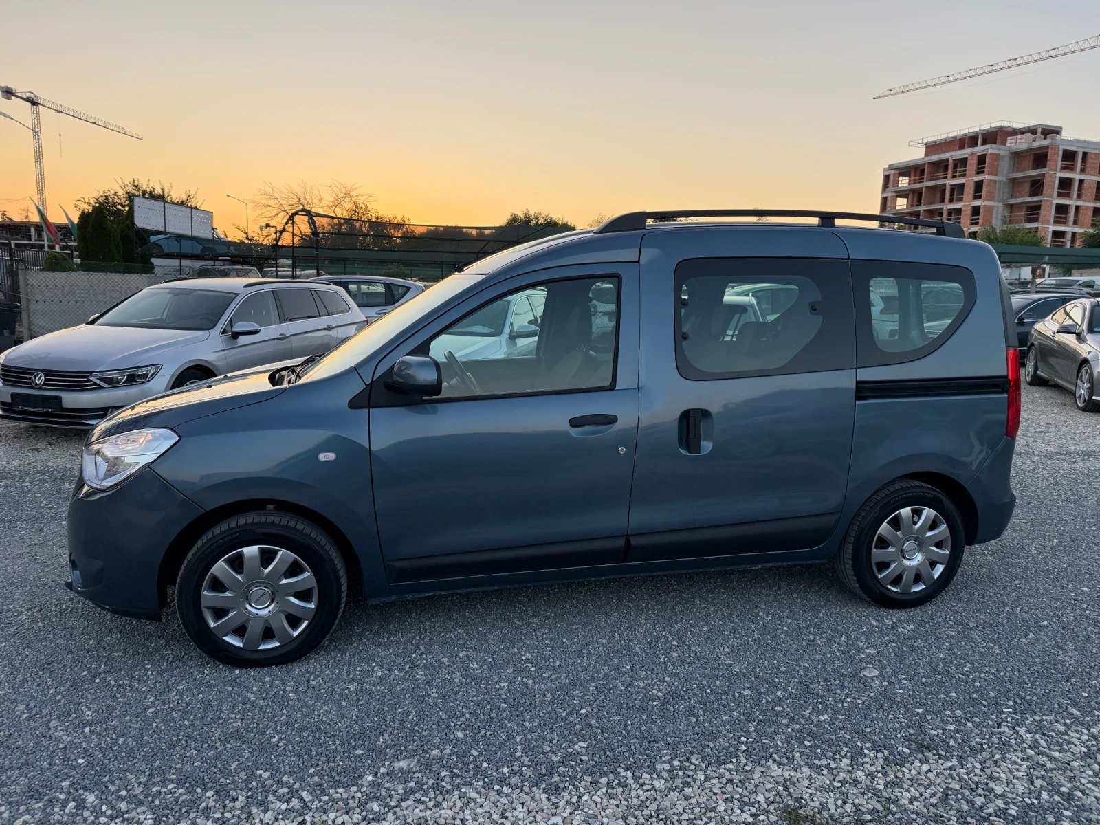 Dacia Dokker 1.5 DCi / 90 к.с, снимка 8 - Автомобили и джипове - 55754570