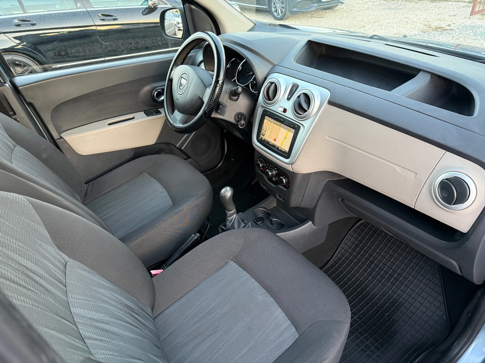 Dacia Dokker 1.5 DCi / 90 к.с, снимка 10 - Автомобили и джипове - 55754570