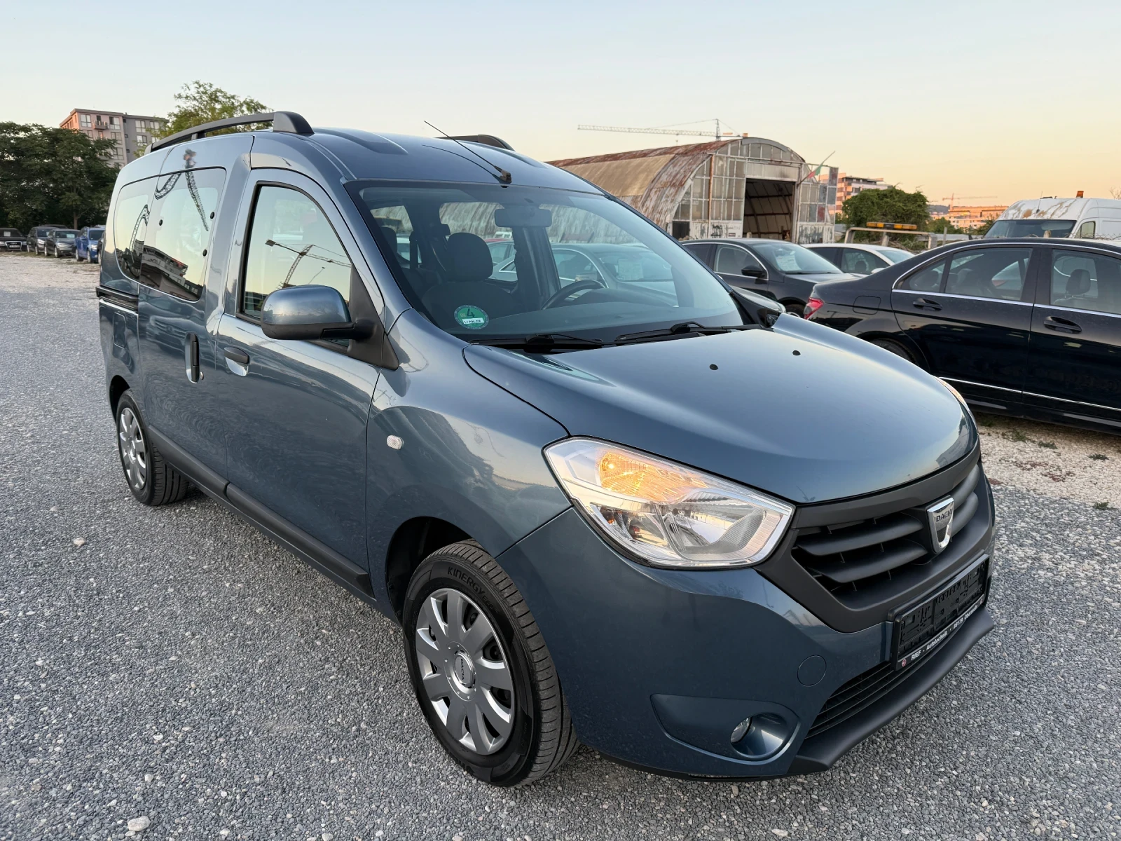 Dacia Dokker 1.5 DCi / 90 к.с, снимка 3 - Автомобили и джипове - 55754570