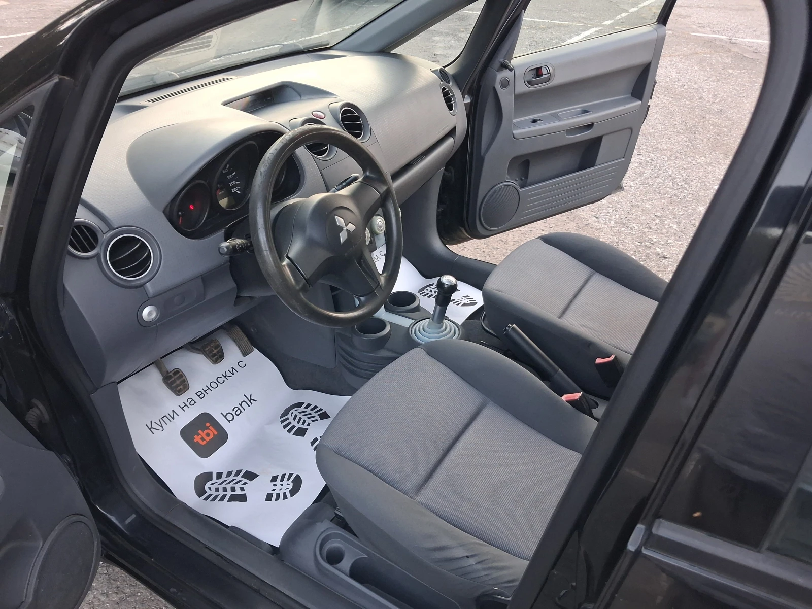 Mitsubishi Colt 4 врати.РЕГИСТРИРАНА, снимка 8 - Автомобили и джипове - 56012403