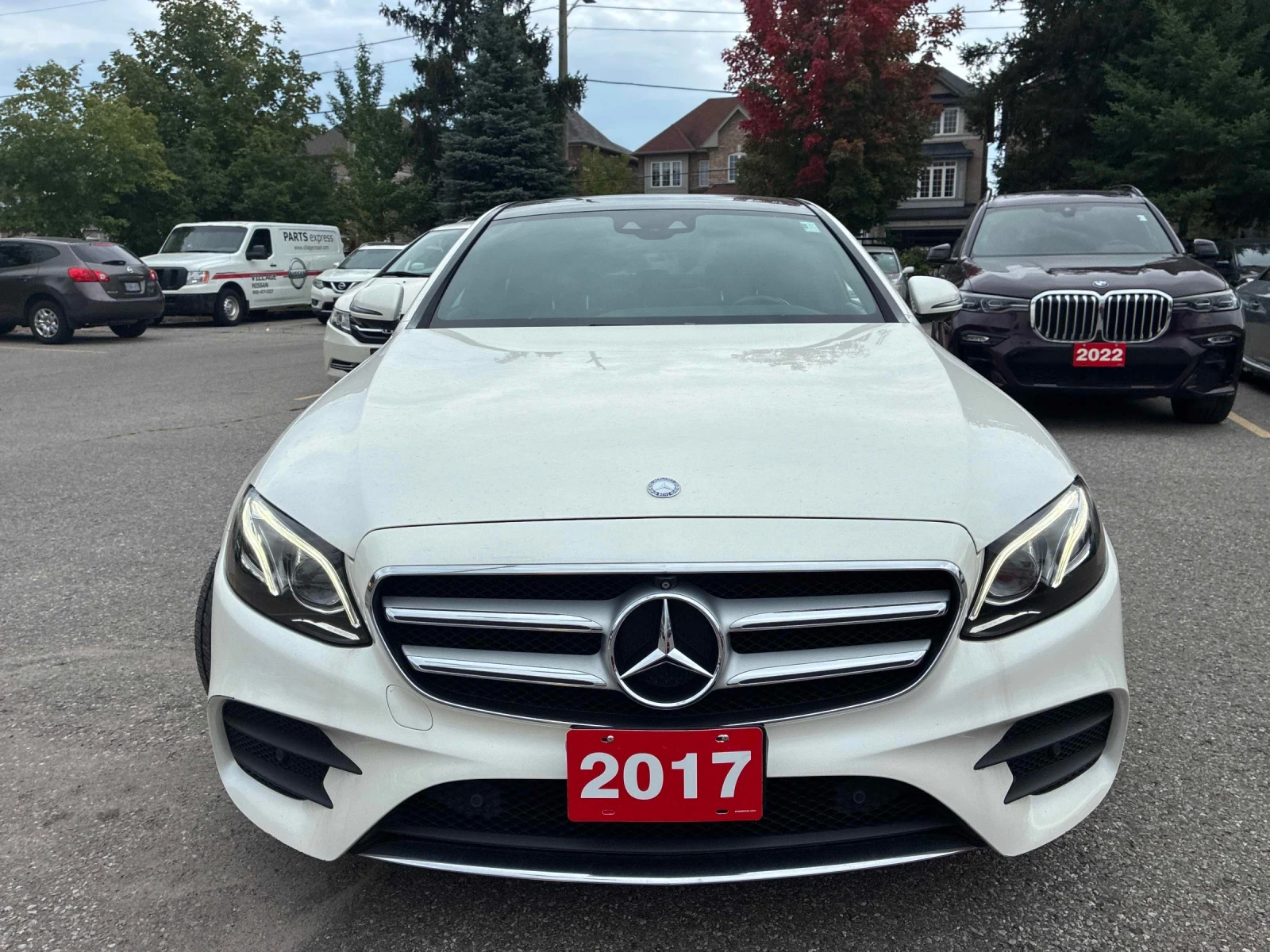 Mercedes-Benz E 300 4MATIC/AMG/MULTIBEAM/DIGITAL/BURM/360/ПАНО, снимка 2 - Автомобили и джипове - 56169544