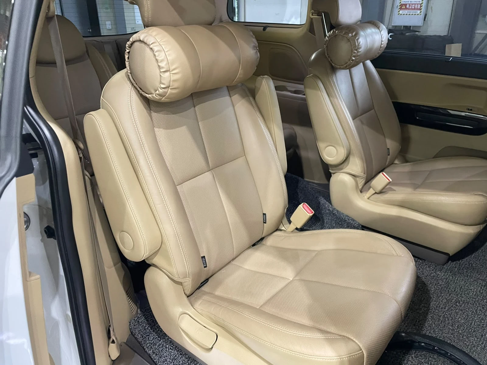 Kia Carnival 2.2D ! 8+ 1 ! Noblesse Special !, снимка 12 - Автомобили и джипове - 56210510