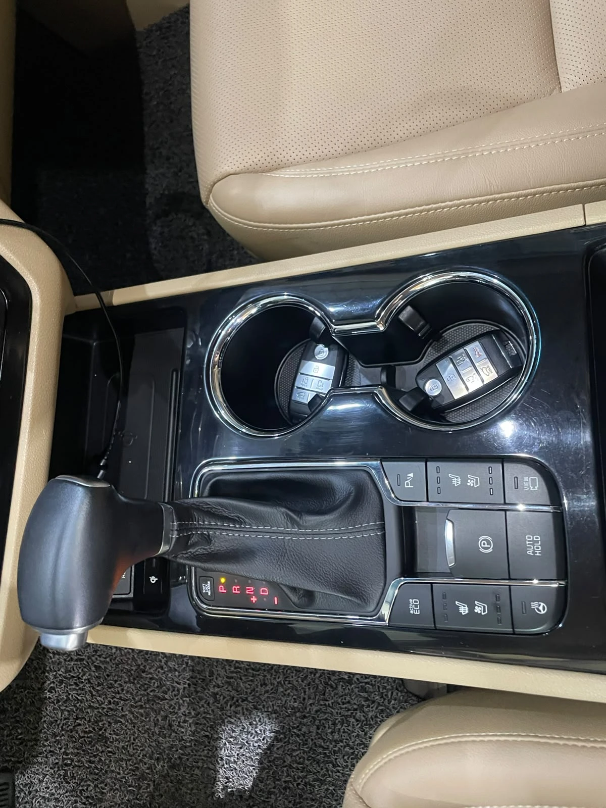 Kia Carnival 2.2D ! 8+ 1 ! Noblesse Special !, снимка 16 - Автомобили и джипове - 56210510
