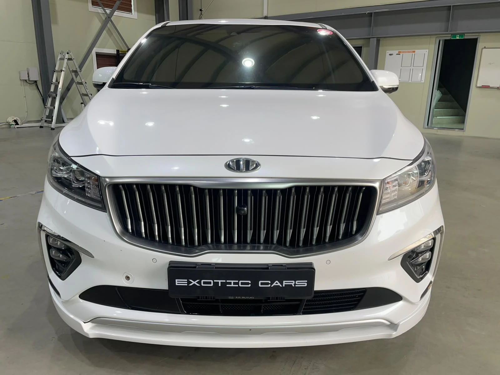 Kia Carnival 2.2D ! 8+ 1 ! Noblesse Special !, снимка 2 - Автомобили и джипове - 56210510