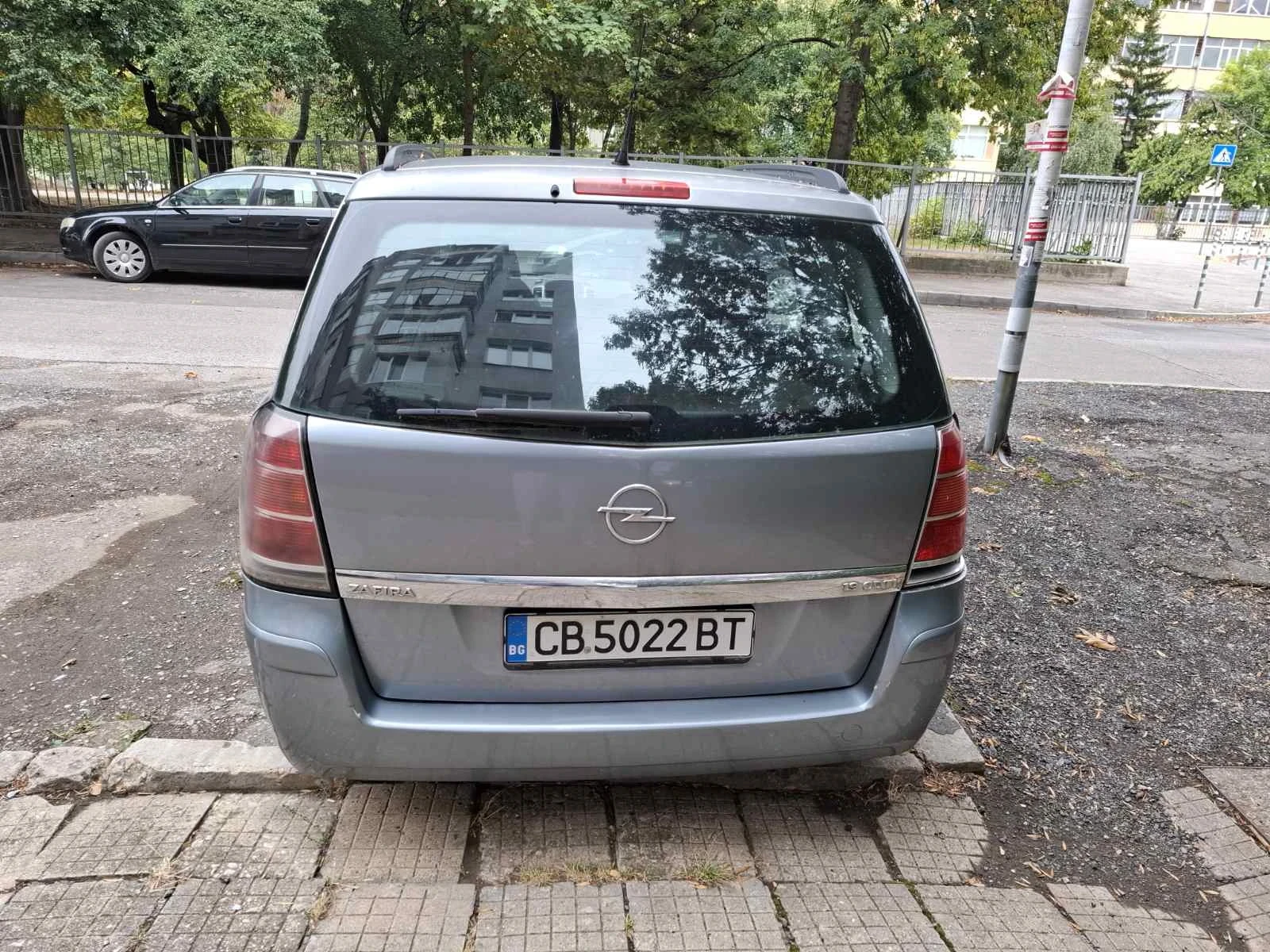 Opel Zafira, снимка 3 - Автомобили и джипове - 56240861