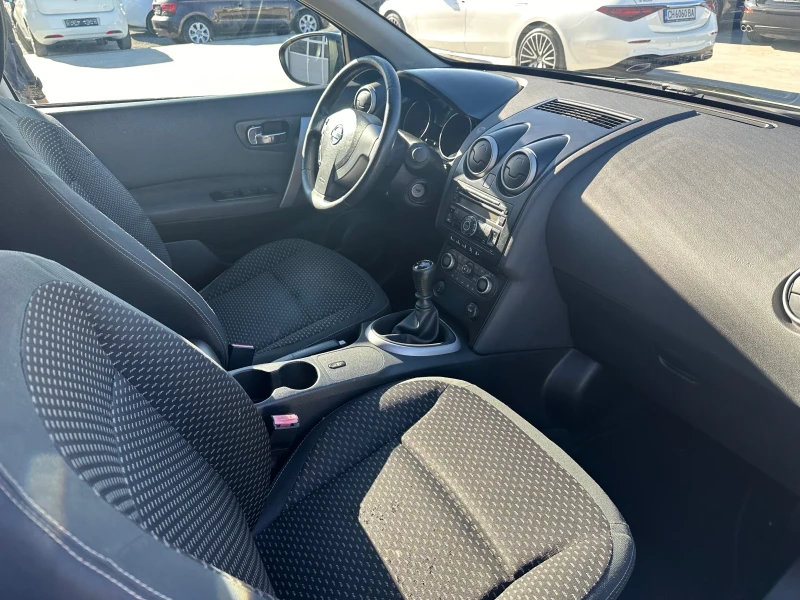 Nissan Qashqai, снимка 9 - Автомобили и джипове - 47849368