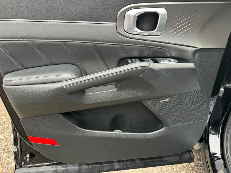 Kia Sorento 1.6 HYBRID 230HP, снимка 12 - Автомобили и джипове - 52671661