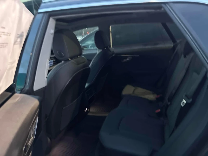 Audi Q8 * Progressiv * CARFAX * БЕЗ ПЪРВОНАЧАЛНА ВНОСКА, снимка 10 - Автомобили и джипове - 53067780