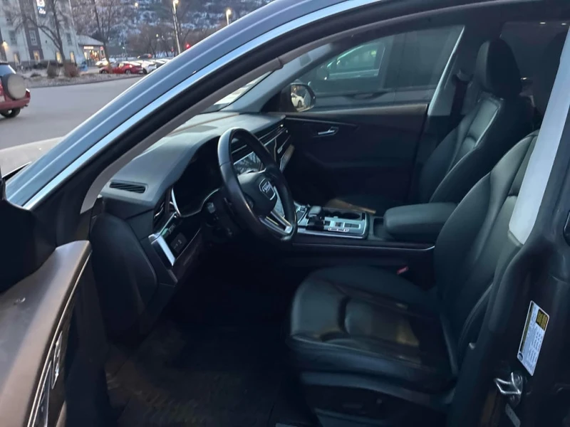 Audi Q8 * Progressiv * CARFAX * БЕЗ ПЪРВОНАЧАЛНА ВНОСКА, снимка 5 - Автомобили и джипове - 53067780