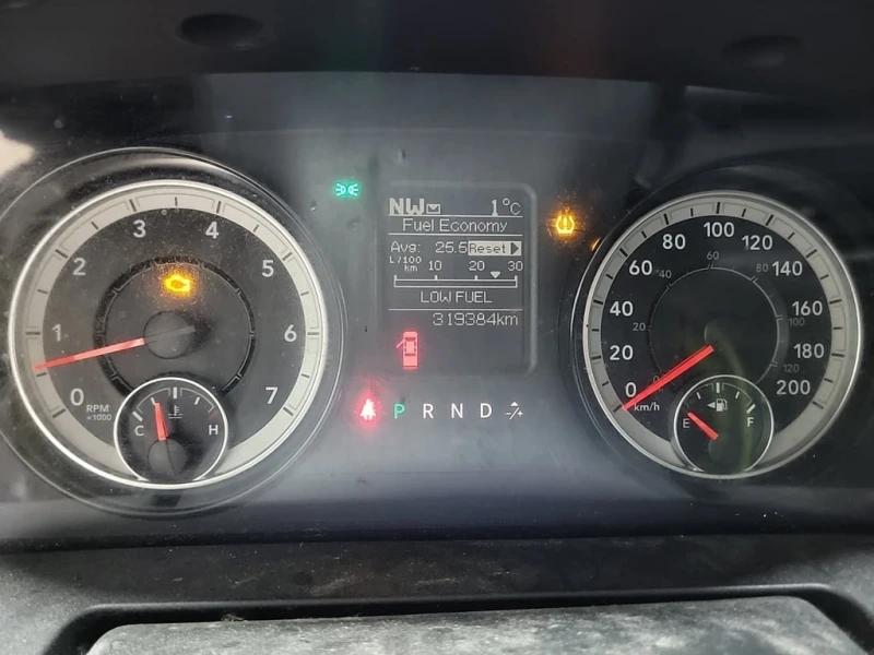 Dodge RAM 1500 * OUTDOORSMAN CREW CAB STD BED * CARFAX * БЕЗ ПЪРВ, снимка 10 - Автомобили и джипове - 53175037