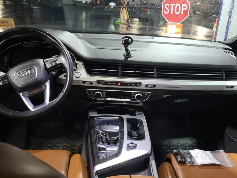 Audi Q7 * 3.0T TECHNIK * DISTRONIC* BOSE* ОБДУХВАНЕ* , снимка 11 - Автомобили и джипове - 53330882