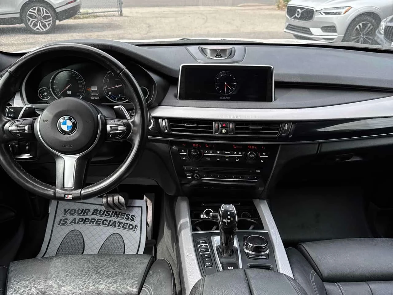 BMW X5 xDrive50i/ПАНОРАМА/АВТОКРЕДИТ БЕЗ ПЪРВОНАЧАЛНА , снимка 9 - Автомобили и джипове - 55096436