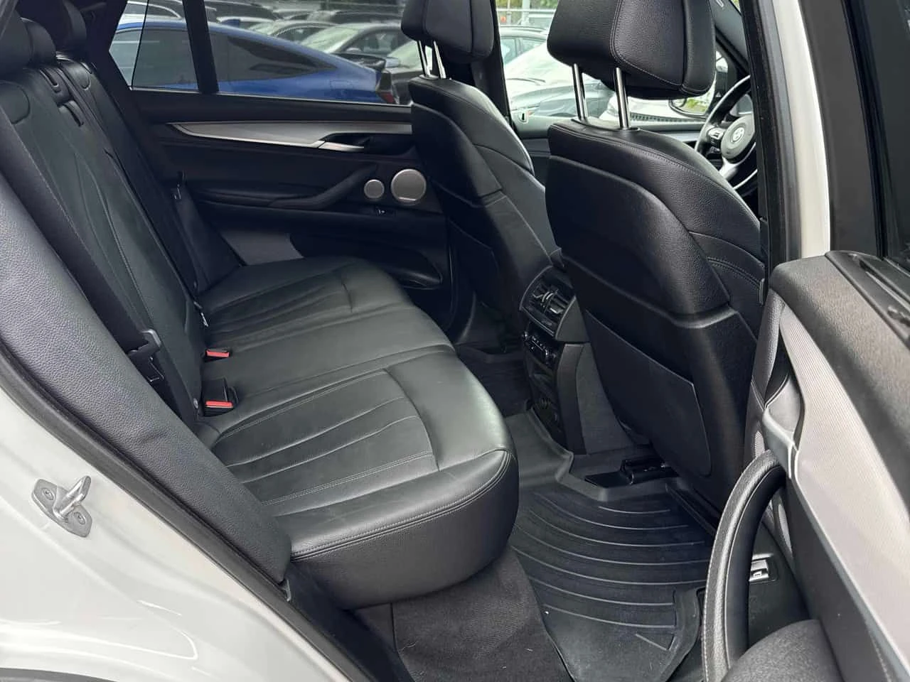 BMW X5 xDrive50i/ПАНОРАМА/АВТОКРЕДИТ БЕЗ ПЪРВОНАЧАЛНА , снимка 12 - Автомобили и джипове - 55096436