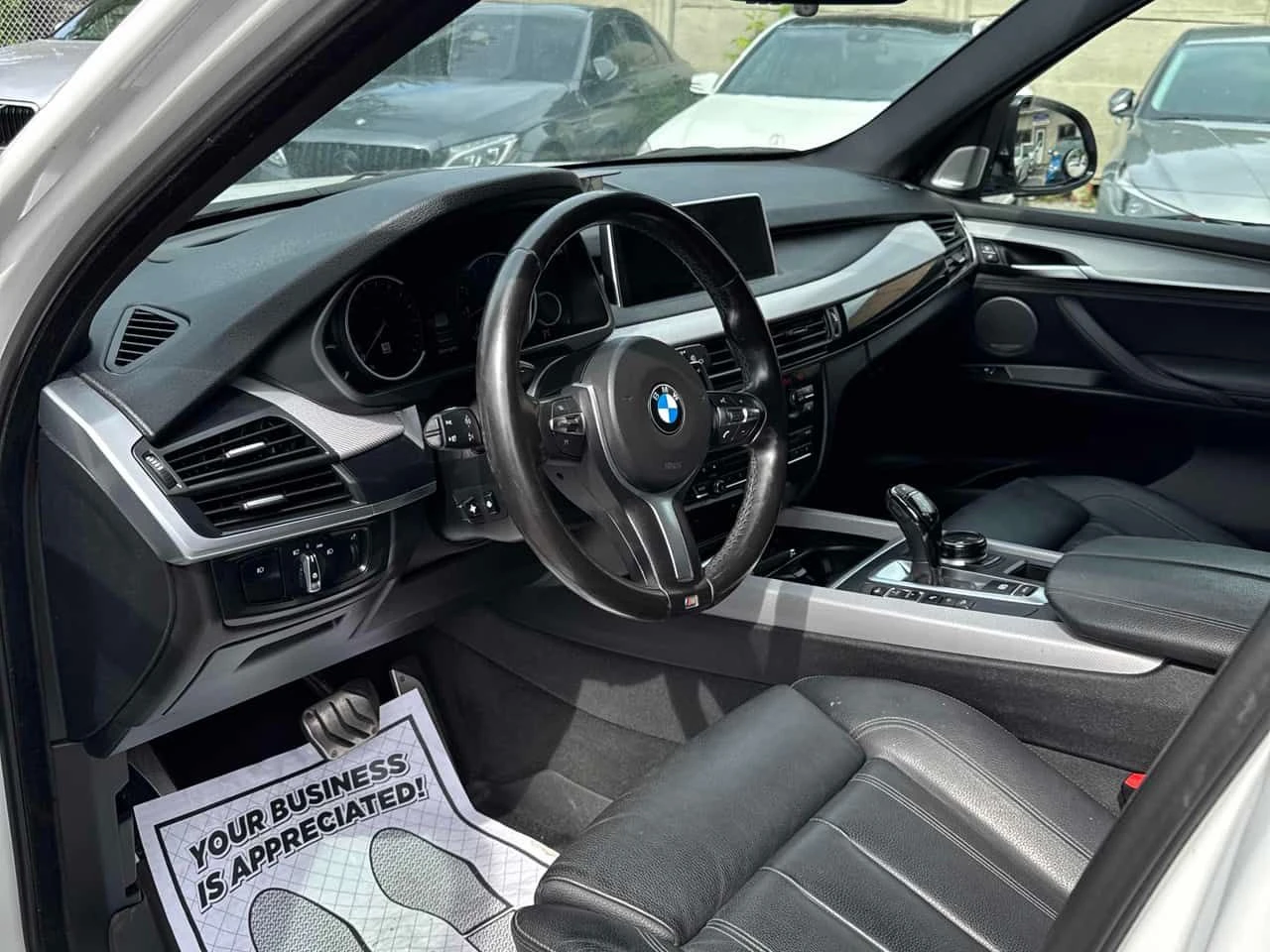 BMW X5 xDrive50i/ПАНОРАМА/АВТОКРЕДИТ БЕЗ ПЪРВОНАЧАЛНА , снимка 7 - Автомобили и джипове - 55096436