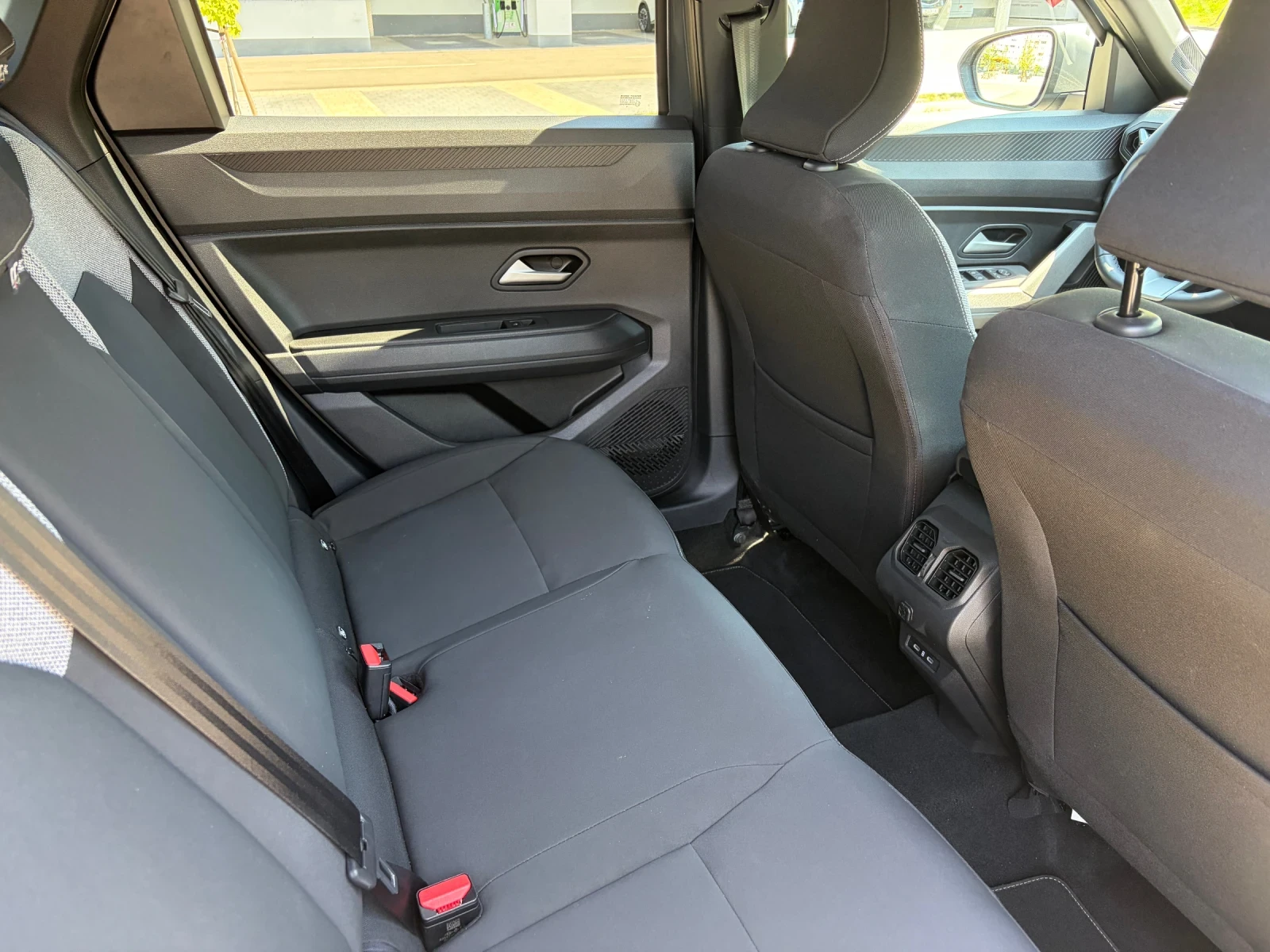 Dacia Bigster Eco-G 140 Jorney, снимка 6 - Автомобили и джипове - 55557106