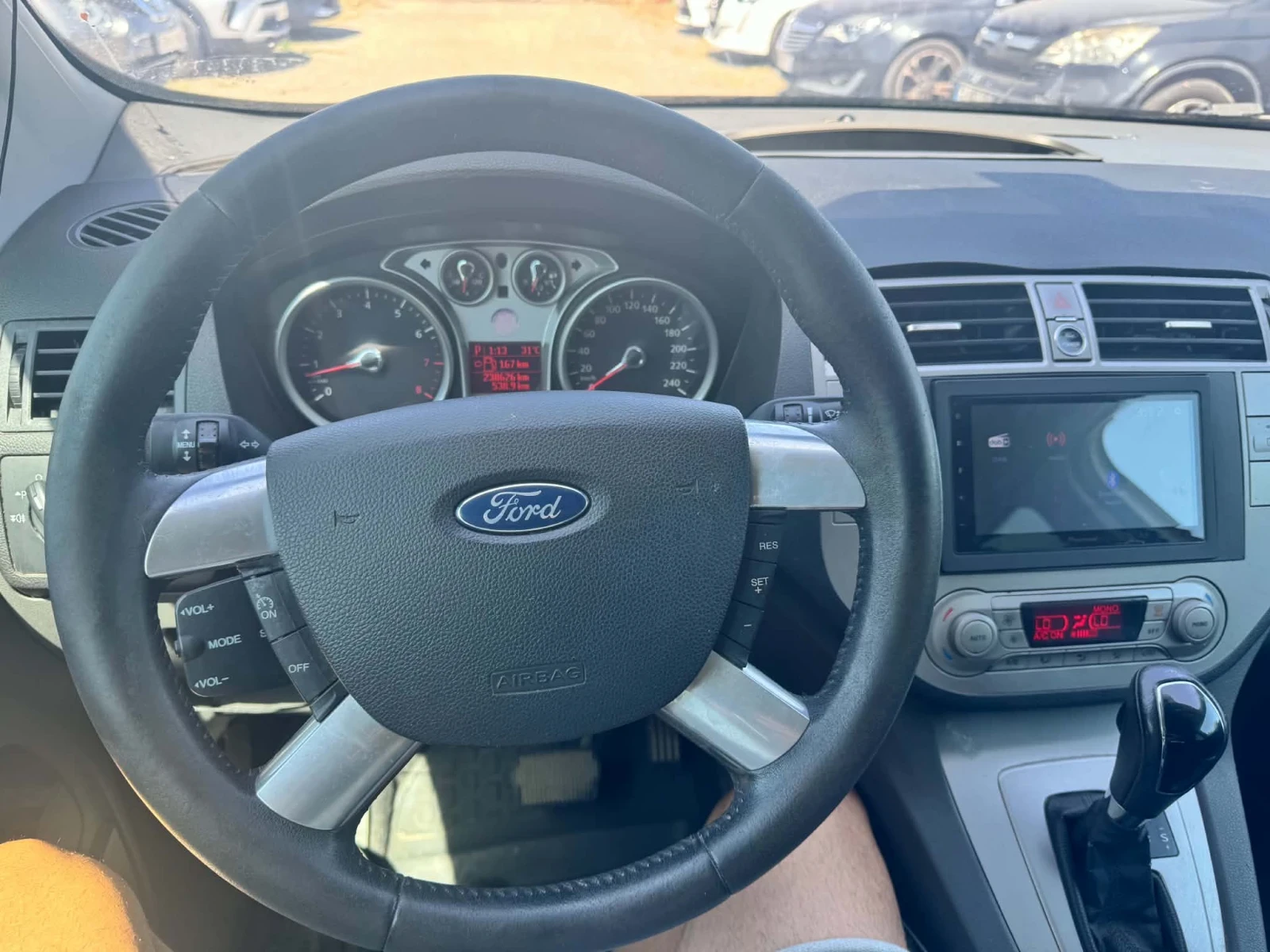 Ford Kuga 2.5 Turbo 200к.с автомат, снимка 8 - Автомобили и джипове - 55783267