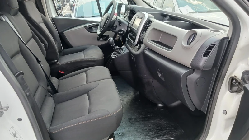Renault Trafic 1.6 dci, снимка 9 - Бусове и автобуси - 51032805
