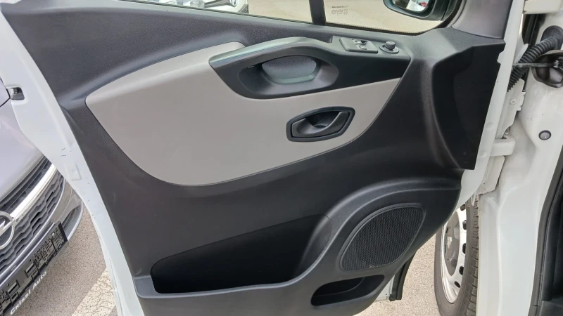 Renault Trafic 1.6 dci, снимка 12 - Бусове и автобуси - 51032805