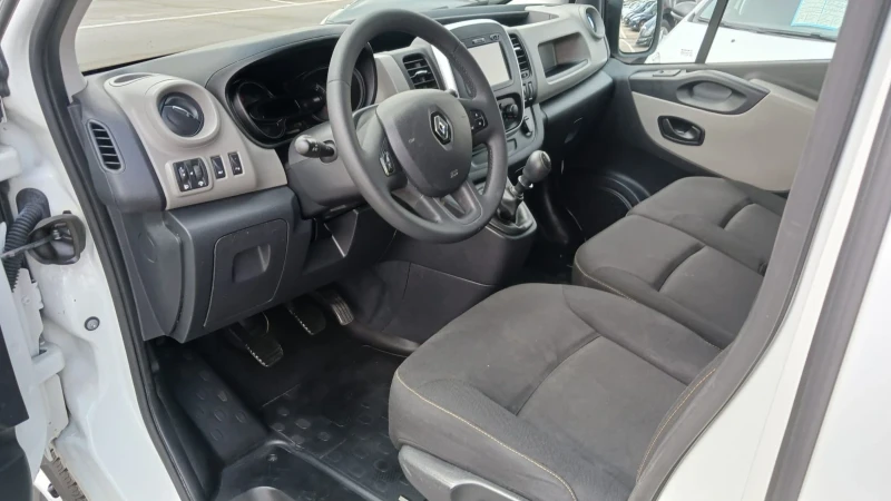 Renault Trafic 1.6 dci, снимка 8 - Бусове и автобуси - 51032805