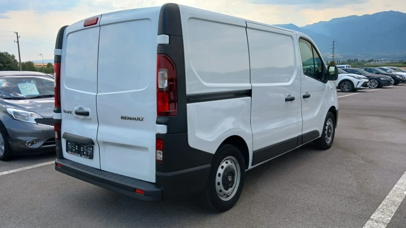 Renault Trafic 1.6 dci, снимка 4 - Бусове и автобуси - 51032805
