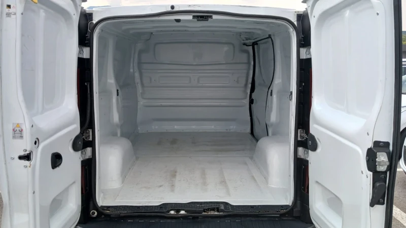 Renault Trafic 1.6 dci, снимка 7 - Бусове и автобуси - 51032805