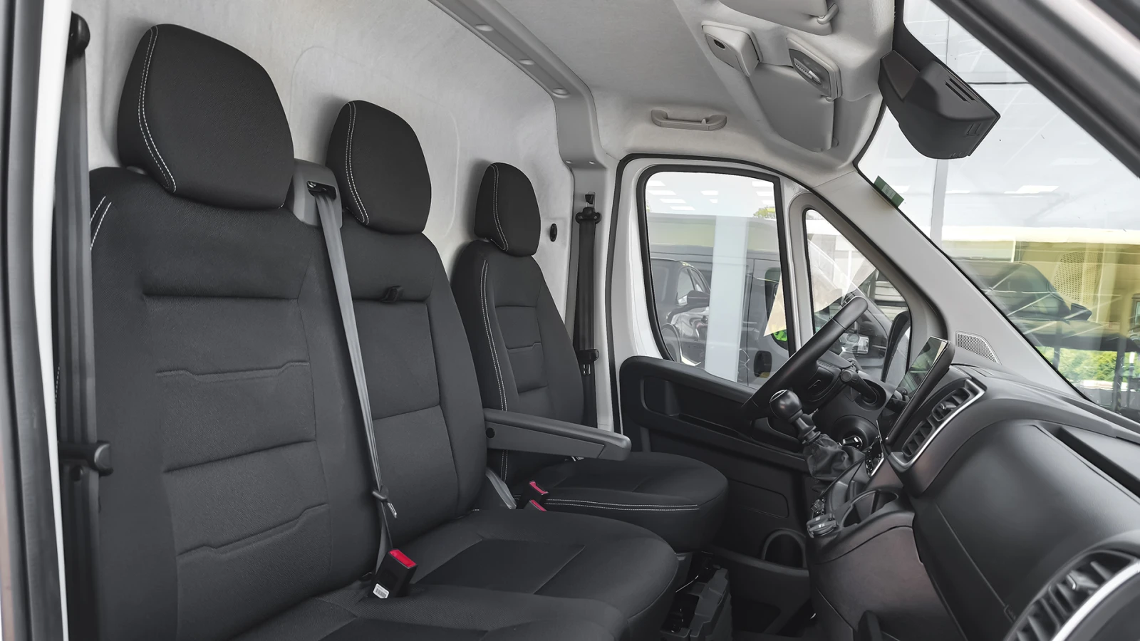 Opel Movano Van 2.2 BlueHDI 140 L4H2 3, 5t Maxi, снимка 11 - Бусове и автобуси - 54833648