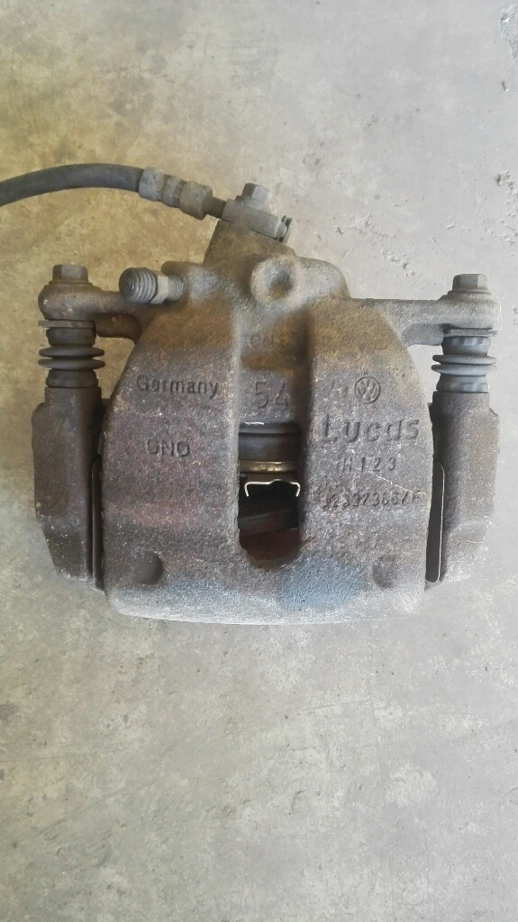 Спирачен апарат преден десен Шкода Румстер 1.9тди