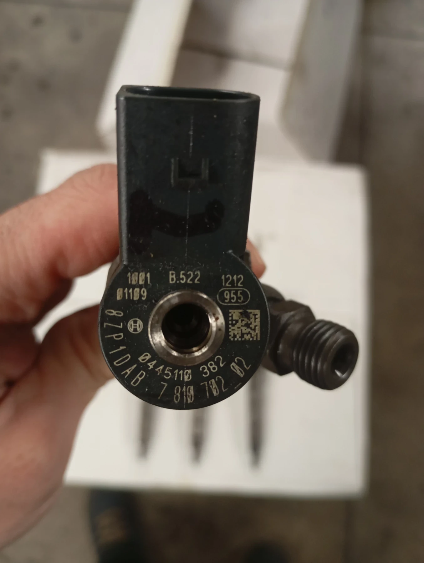 Дюзи за Bmw 320 diesel 184 к.с с код на мотора N47D20C, снимка 2 - Части - 53384458