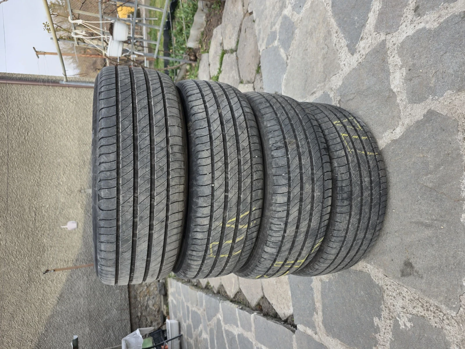 Гуми Летни 205/55R17, снимка 2 - Гуми и джанти - 53927458