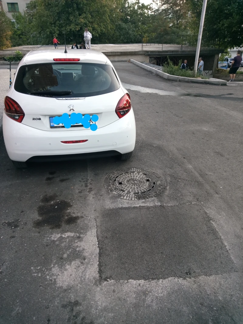 Peugeot 208, снимка 2 - Автомобили и джипове - 47656151