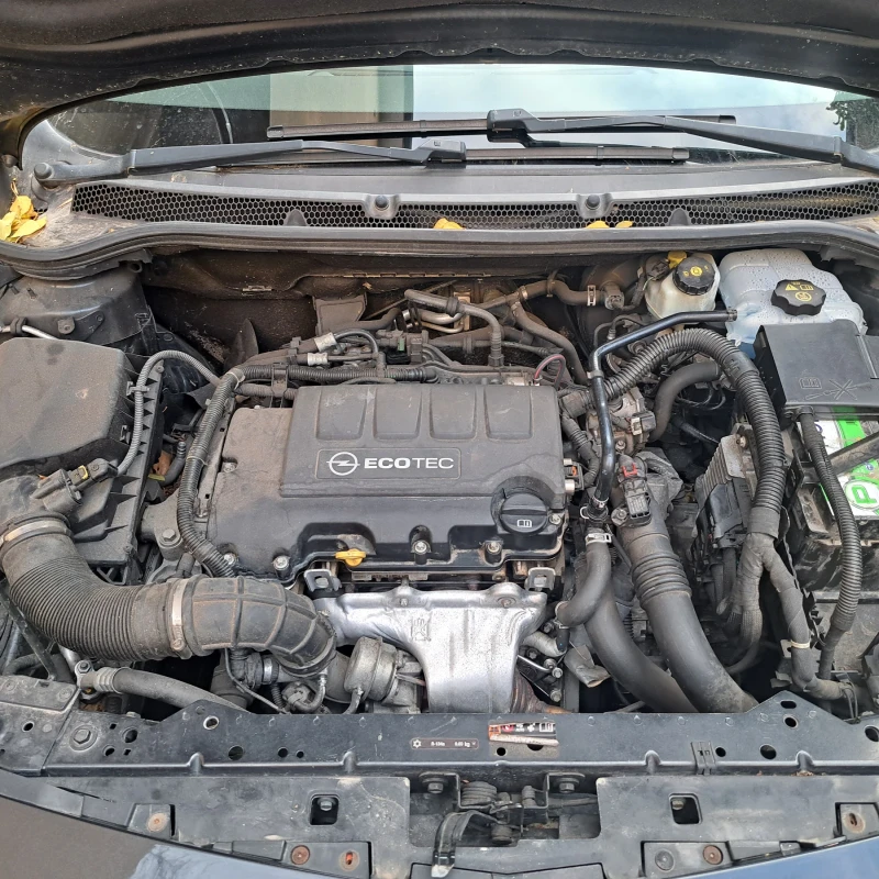 Opel Astra 1.4, снимка 11 - Автомобили и джипове - 48067978