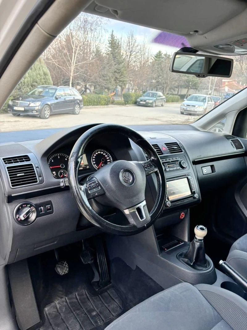 VW Touran 2.0 TDI 140 кс FACELIFT  НОВ ВНОС  ТОП  ЛИЗИНГ, снимка 9 - Автомобили и джипове - 52037538