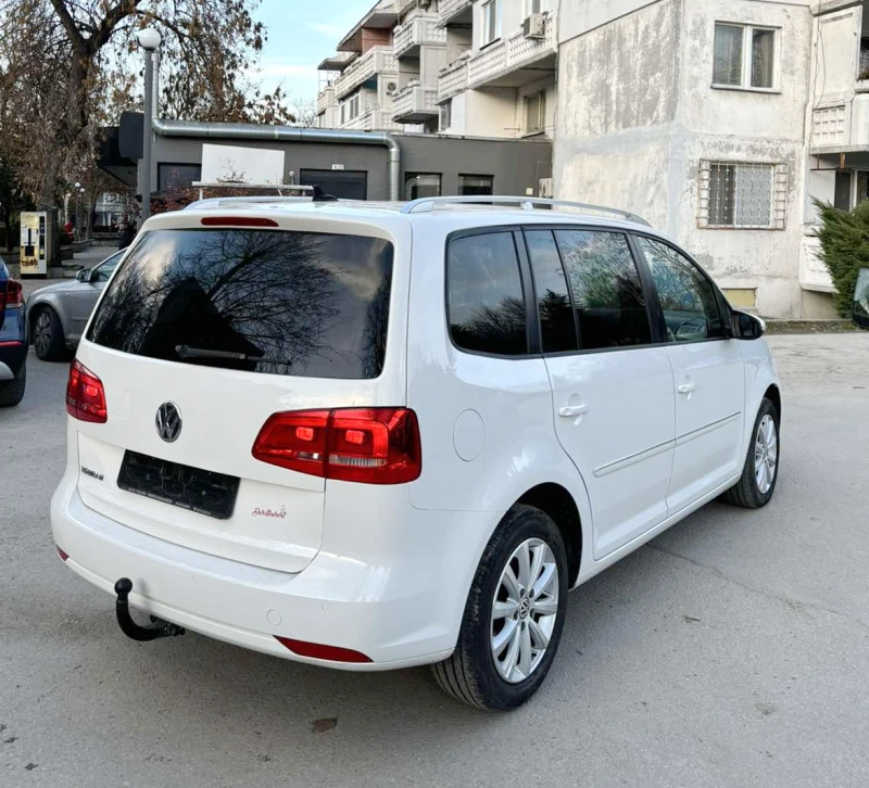 VW Touran 2.0 TDI 140 кс FACELIFT  НОВ ВНОС  ТОП  ЛИЗИНГ, снимка 5 - Автомобили и джипове - 52037538