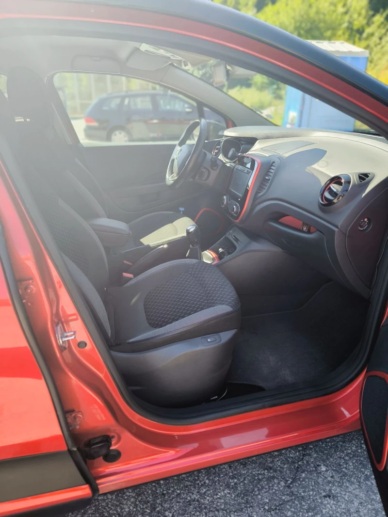 Renault Captur INTENS, снимка 10 - Автомобили и джипове - 52176725