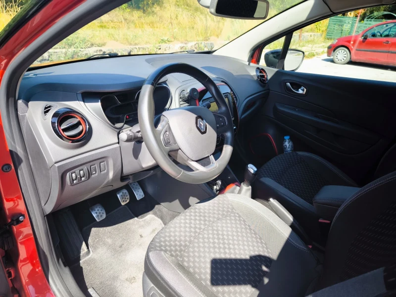 Renault Captur INTENS, снимка 8 - Автомобили и джипове - 52176725